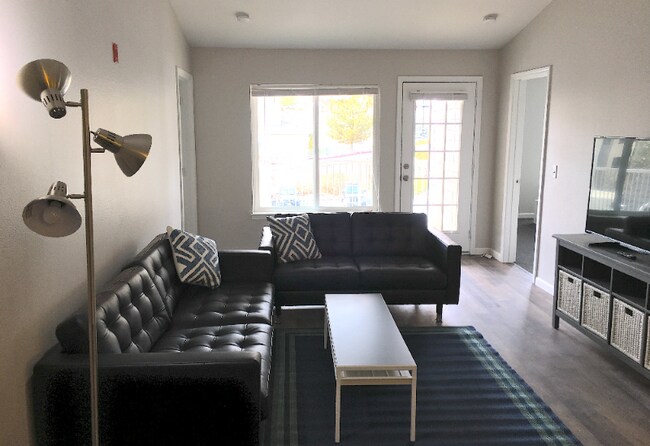 Primary Photo - 200 Talus Way