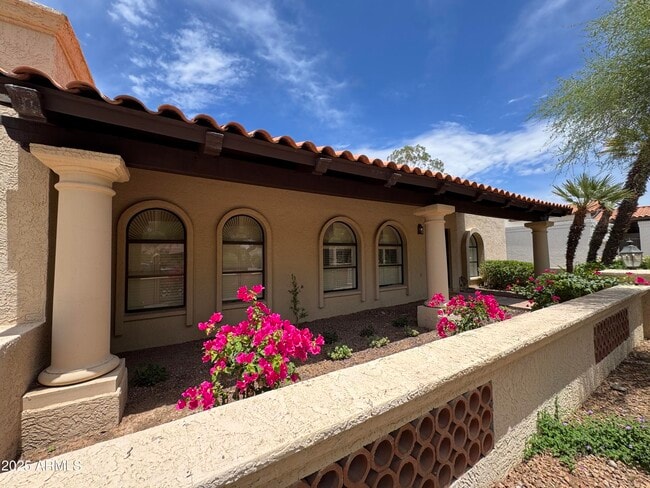 Building Photo - 8120 E Appaloosa Trail