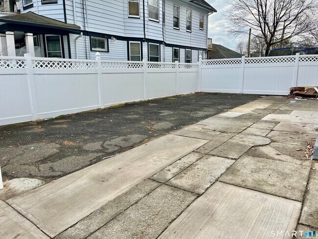 Building Photo - 2449-2451-2451 North Ave