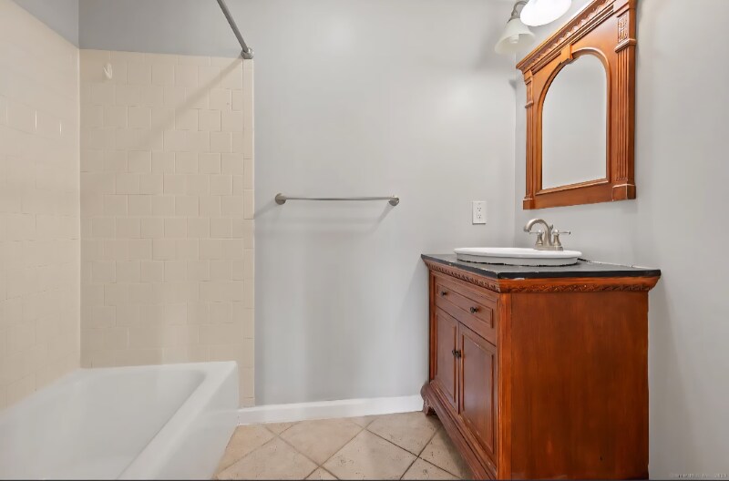 Building Photo - 140 Kane St