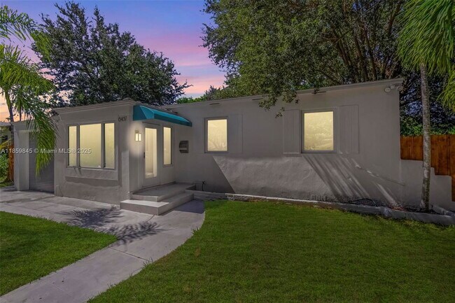 Building Photo - 6437 SW 14th St