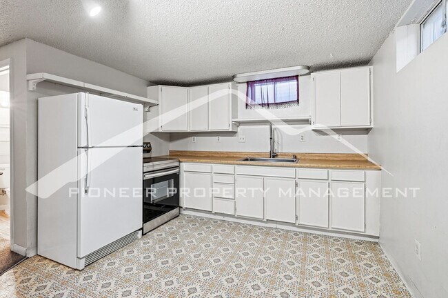 Building Photo - Spacious Home with Washer/Dryer and Storage Shed