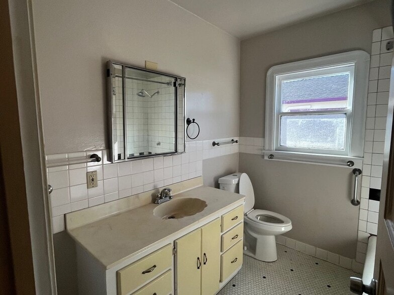 Building Photo - 772 Sunset Blvd