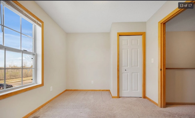 Building Photo - 601 Meadow Ln