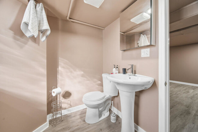 Building Photo - 11224 S Hermosa Ave