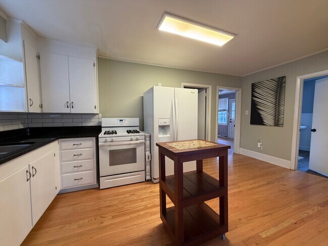 Building Photo - 2246 Ebenezer Rd