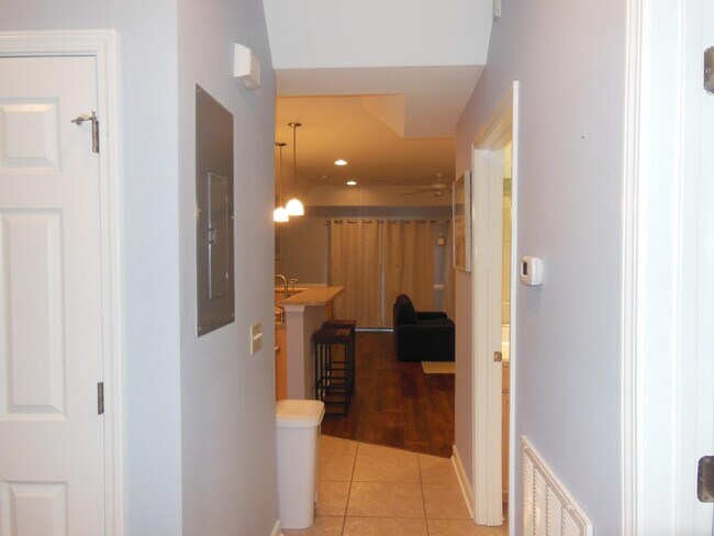 Building Photo - 908 Resort Cir