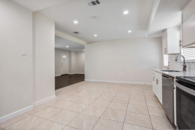 Building Photo - 3928 Valley Ridge Rd