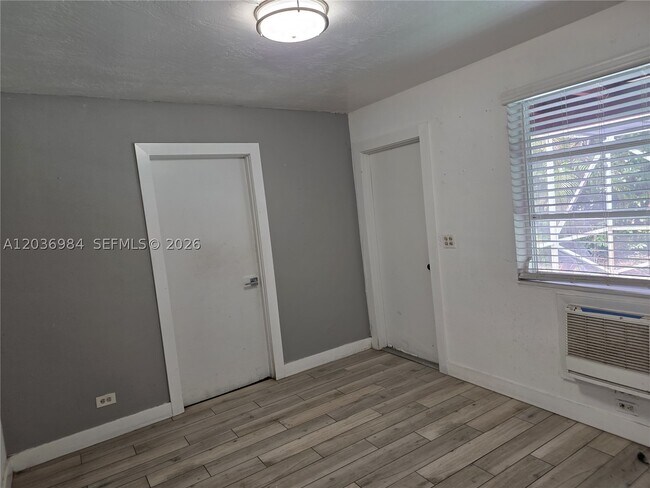 Building Photo - 621 SW 64th Pkwy