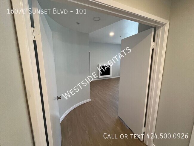 Building Photo - 16070 Sunset Blvd