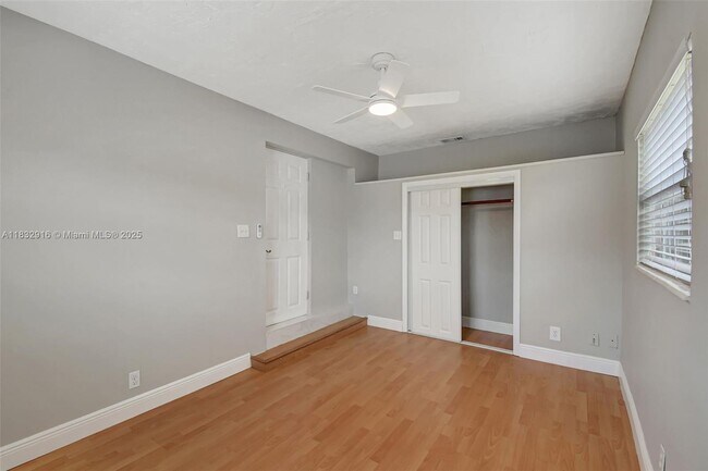 Building Photo - 320 NW 51st Ct