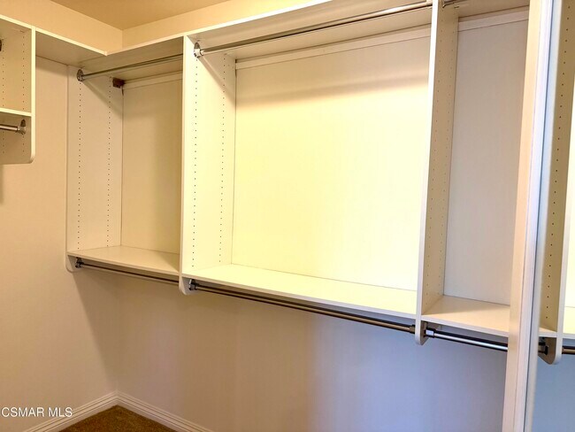 Building Photo - 62 Secret Hollow Ln