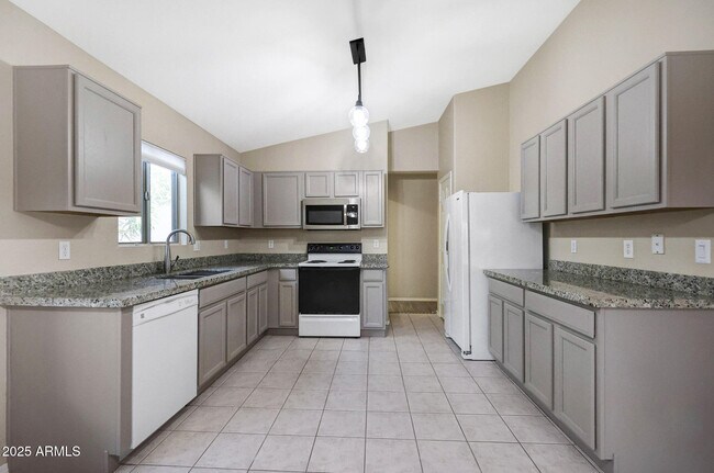 Building Photo - 16804 N 113th Dr