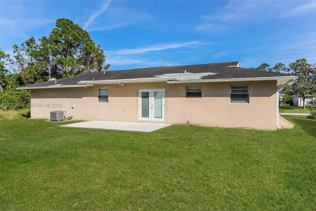 Building Photo - 650 NW Selvitz Rd