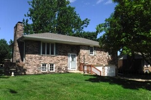 Building Photo - 4206 N 30th Ter