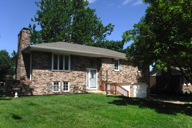Building Photo - 4206 N 30th Ter
