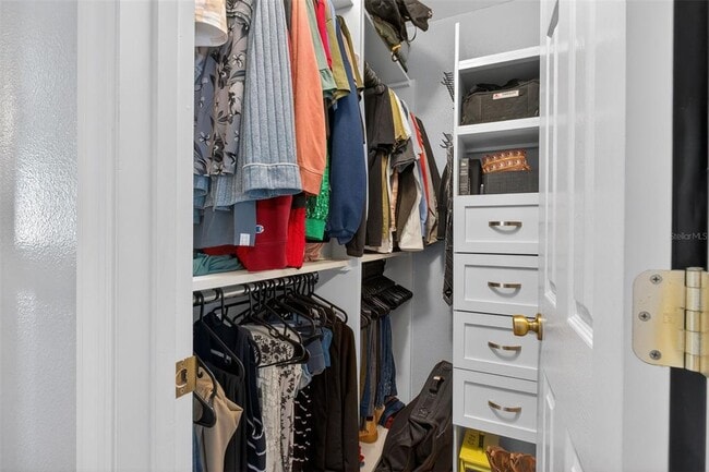 Building Photo - 2174 19th Ave SW