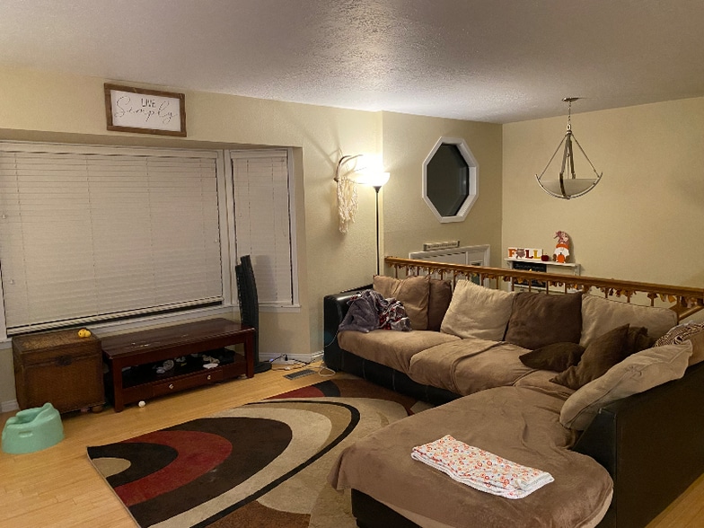 Building Photo - 207 Holbrook Ct