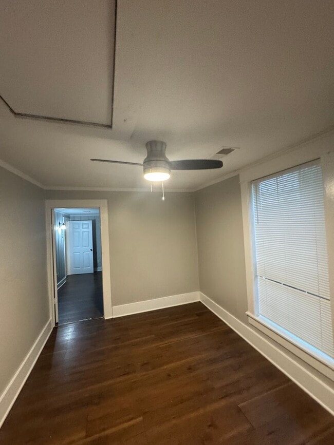 Building Photo - 805 Brower St