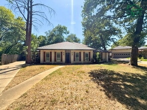 Building Photo - 4 Bed / 2.5 Bath on a Cul-de-Sac - 2-Car Garage & Spacious Fenced Backyard
