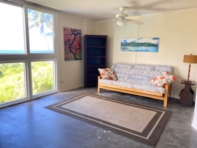 Building Photo - 2405 Kalanianaole St