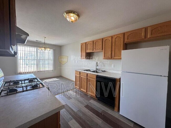 Building Photo - 1510-1516-1516 W 86th Ln