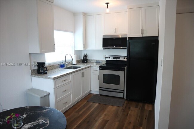 Building Photo - 564 NW 51st St