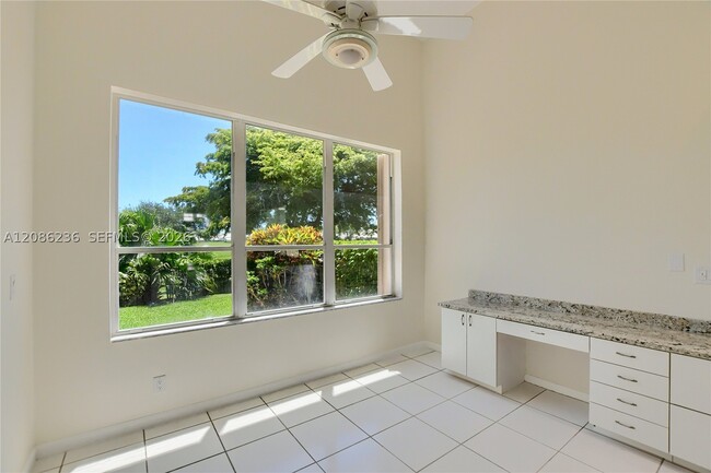 Building Photo - 11622 Creekside Dr