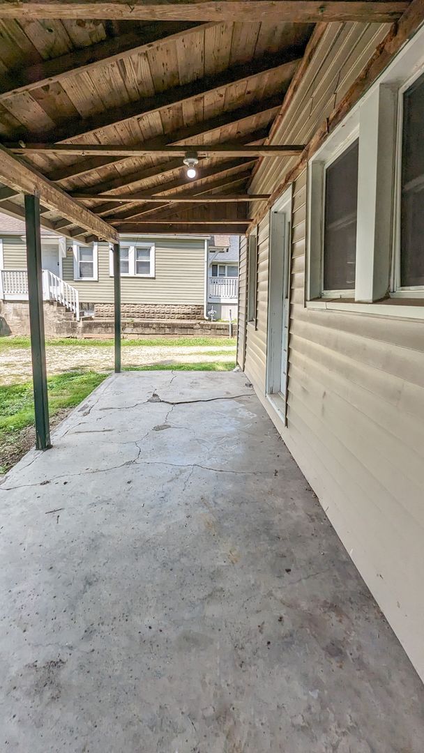 Building Photo - PRELEASING for AUGUST! Close to Campus; In-Unit Washer and Dryer