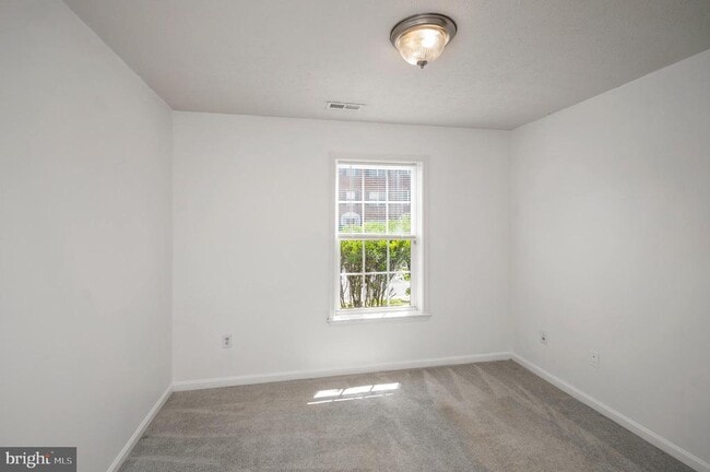 Building Photo - 104 Stingray Ct
