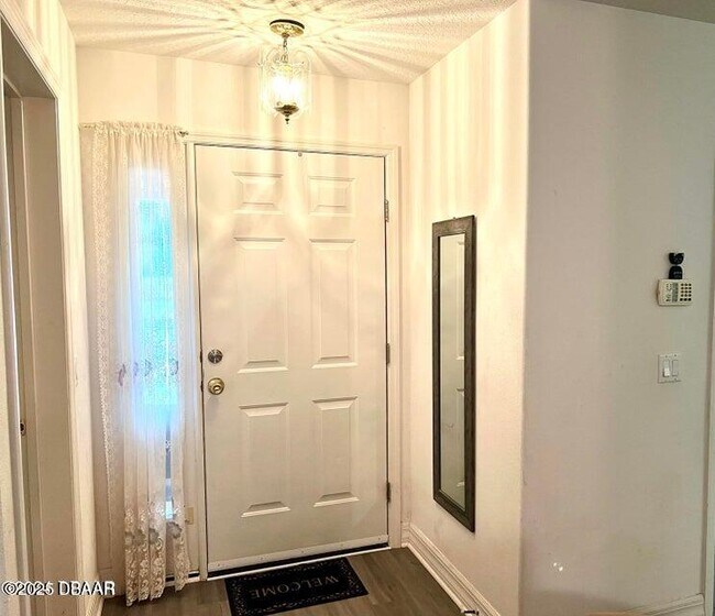 Building Photo - 129 Blue Heron Dr