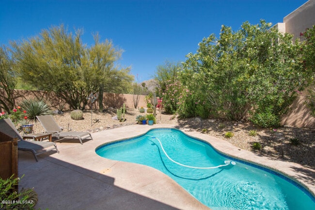 Building Photo - 6502 E Mountain Shadows Pl