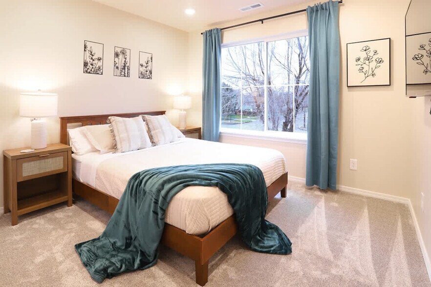 Building Photo - 609 N Kimball Ave