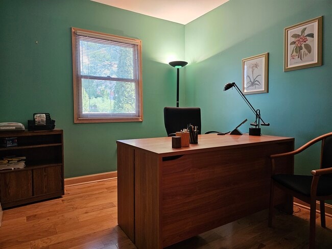 Building Photo - 5 Autumn Hill Ct