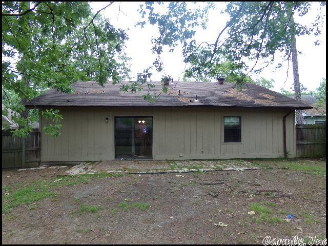 Building Photo - 39 Oak Forest Loop