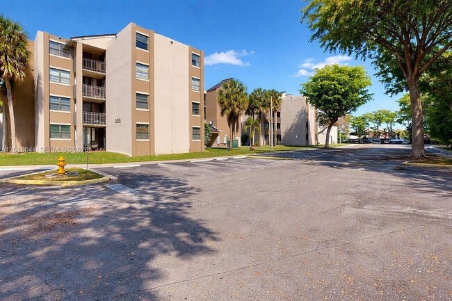 Building Photo - 3581 SW 117th Ave