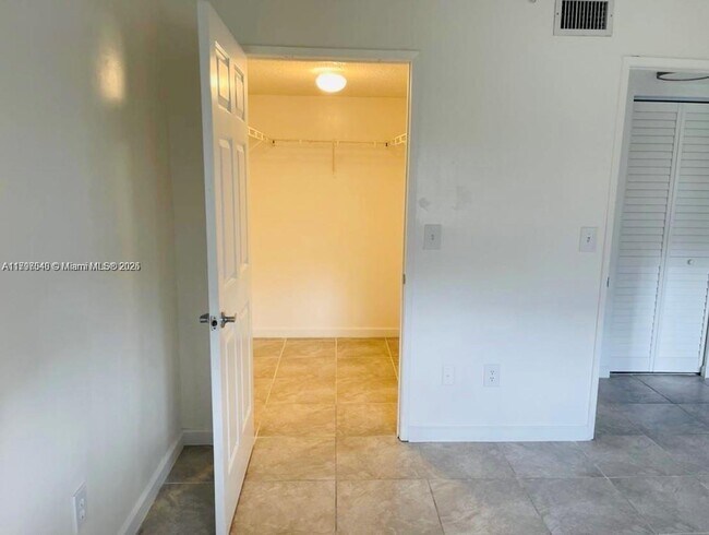 Building Photo - 2600 S University Dr