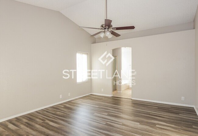 Building Photo - REDUCED!