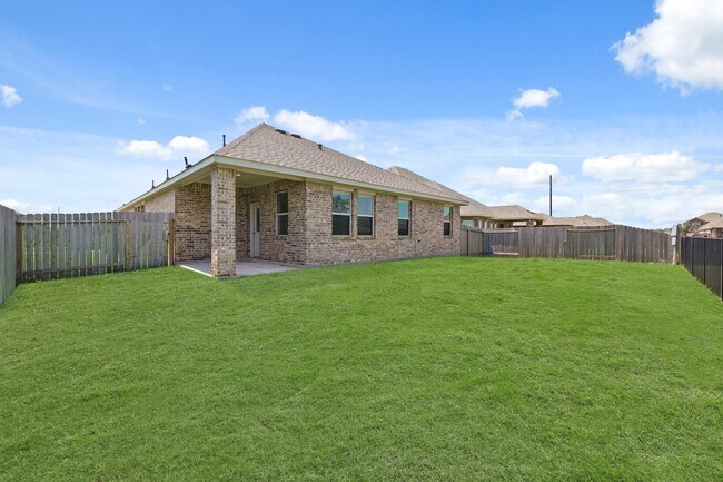 Building Photo - 6010 Kolle Dr