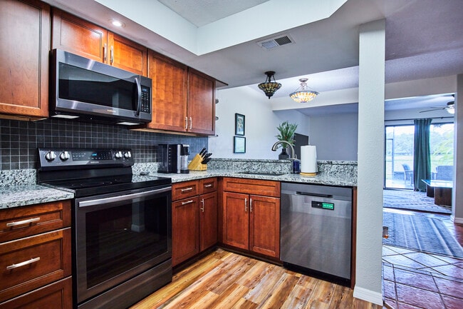Building Photo - 779 Fairwood Ln