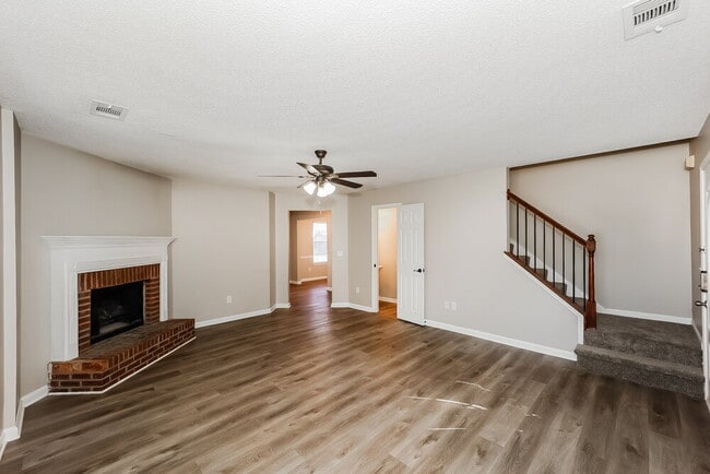 Building Photo - 15 Cityview Dr