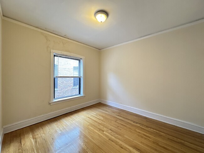 Building Photo - 1312 Oak Ave