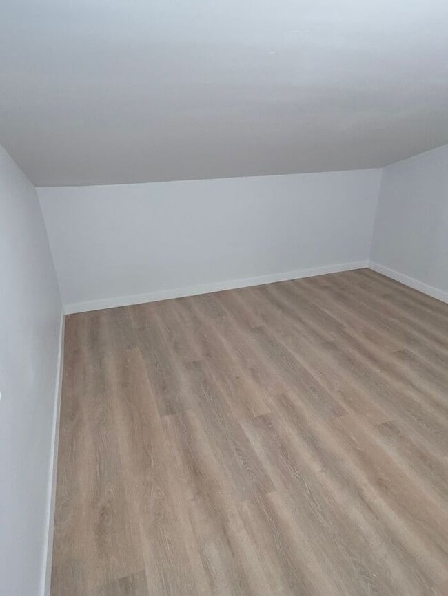 Building Photo - West Olympia 3bdr 1.5bath Townhome w/ garage & parking & addtional office