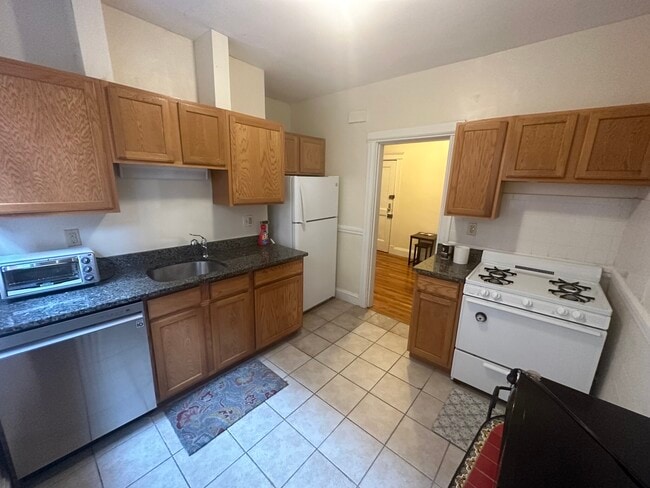 Building Photo - 330 Harvard St