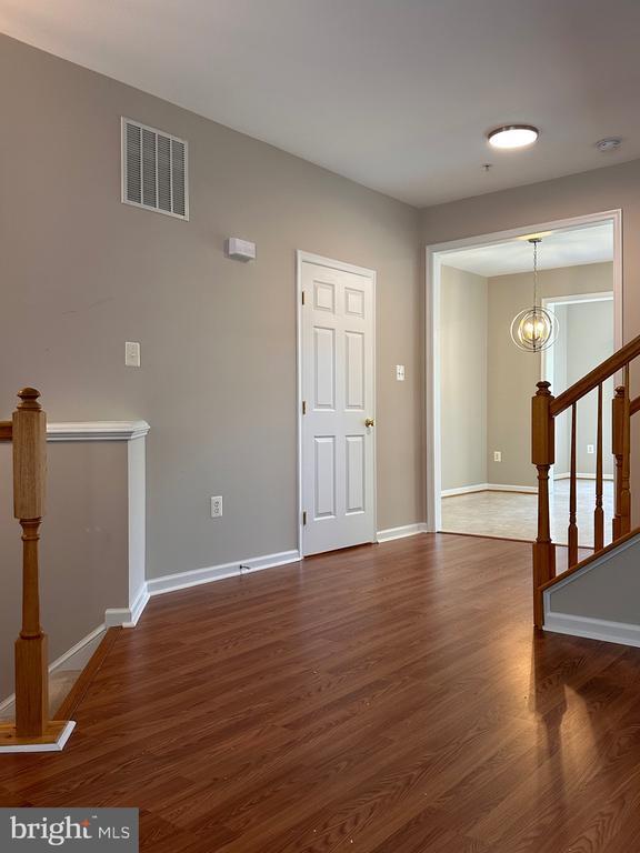 Building Photo - 9400 Birchwood Ct W
