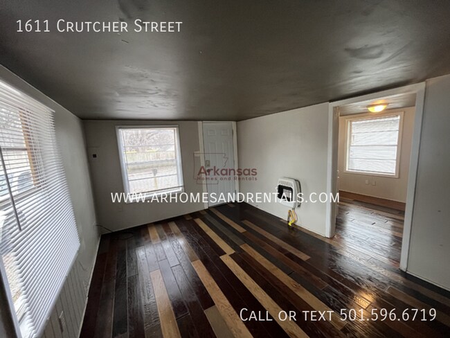 Building Photo - 1611 Crutcher St