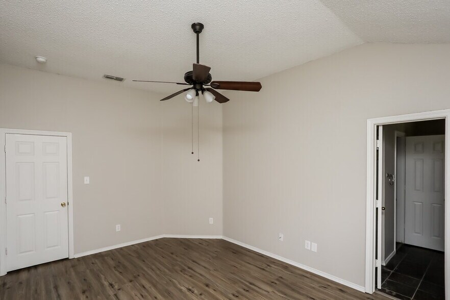 Building Photo - 7112 Woodhinge Dr