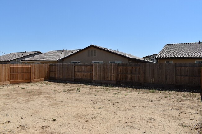 Building Photo - 4624 Athena Dr
