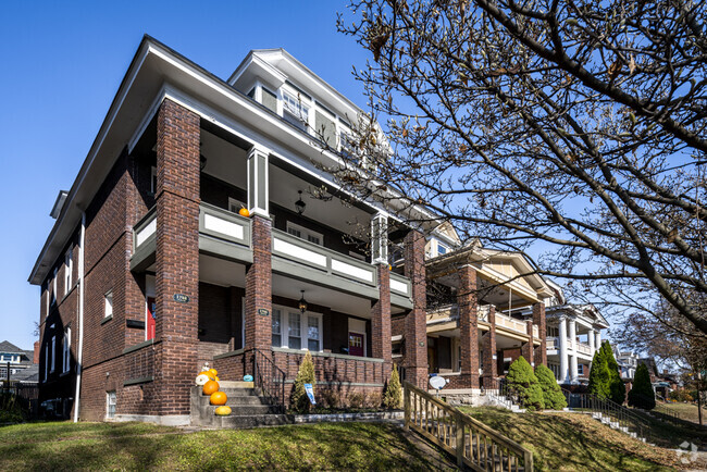 Building Photo - 1744 Bryden Rd