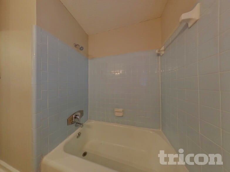 Building Photo - 5020 Horton Pl